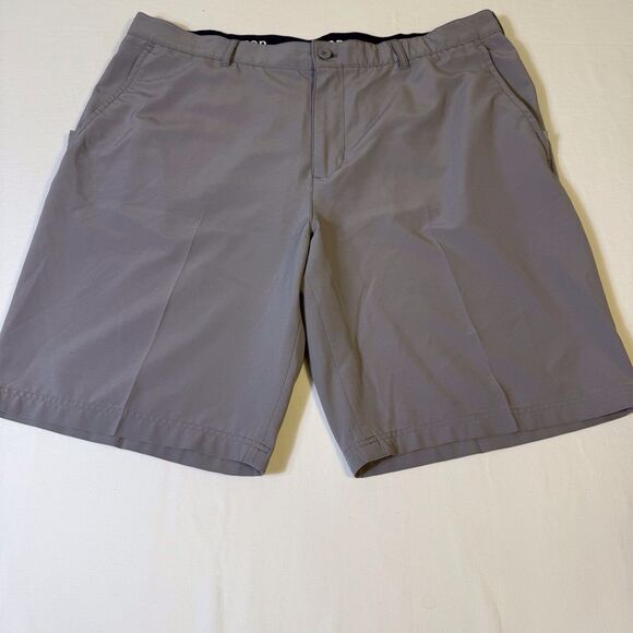 IZOD Golf Swing Flex Gray Chino Shorts Mens Size 40‎ Breathable Lightweight - Picture 2 of 13